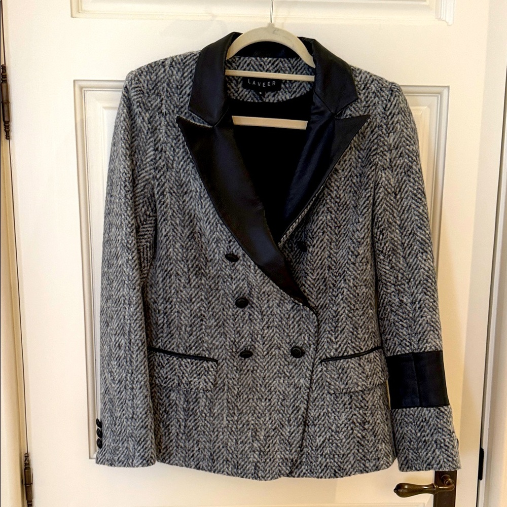 Laver Women's Black and Gray Herringbone Blazer